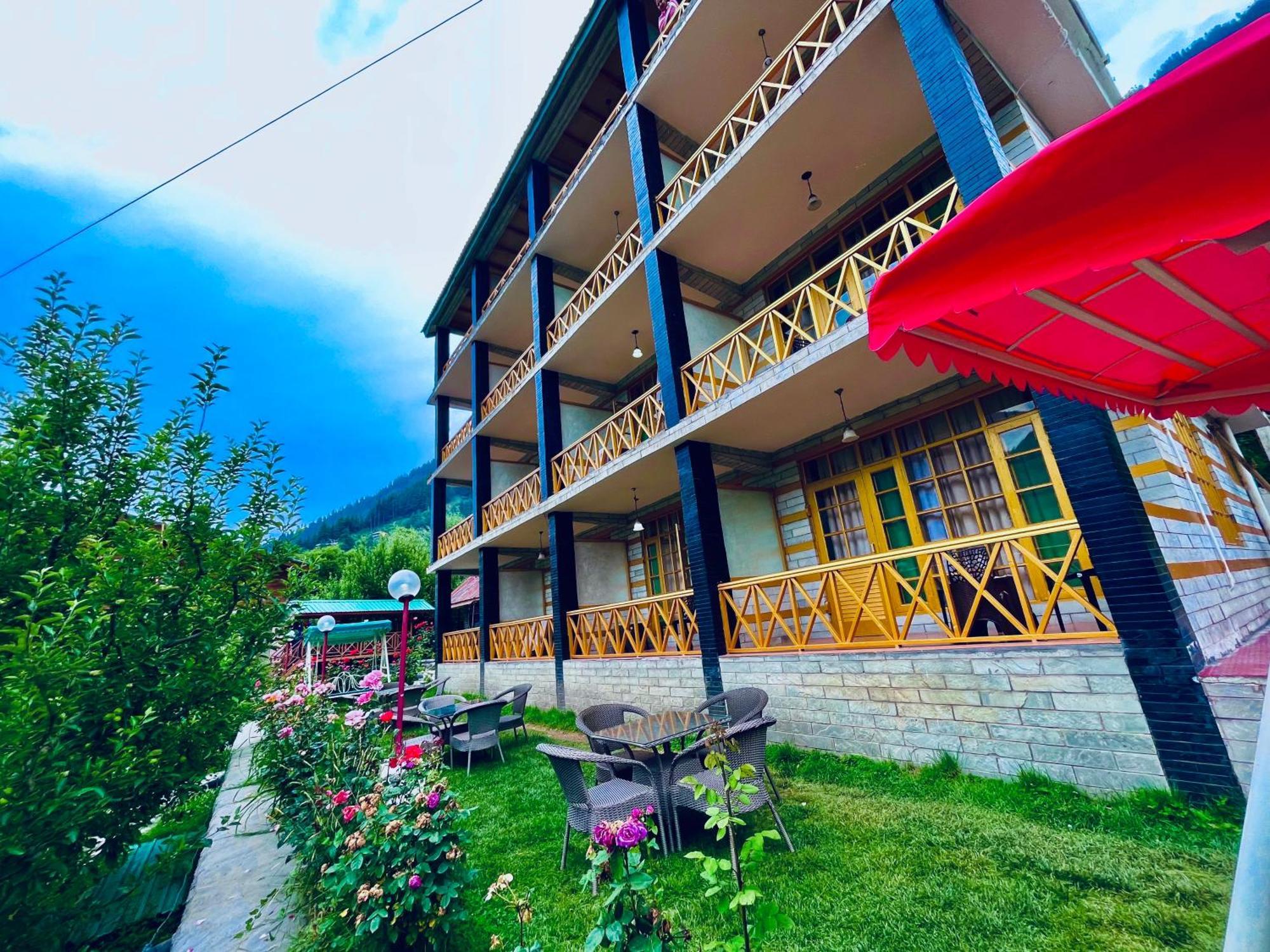 Naina Deventure Resort, Manali - Premium Rooms With Centrally Heated & Scenic View Eksteriør billede