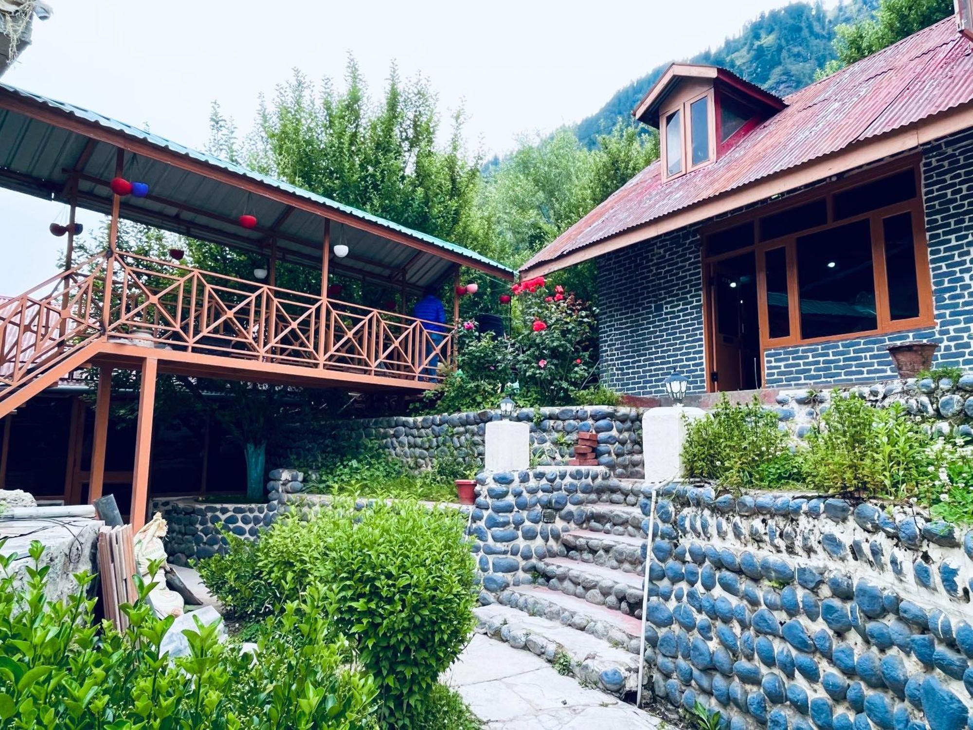 Naina Deventure Resort, Manali - Premium Rooms With Centrally Heated & Scenic View Eksteriør billede