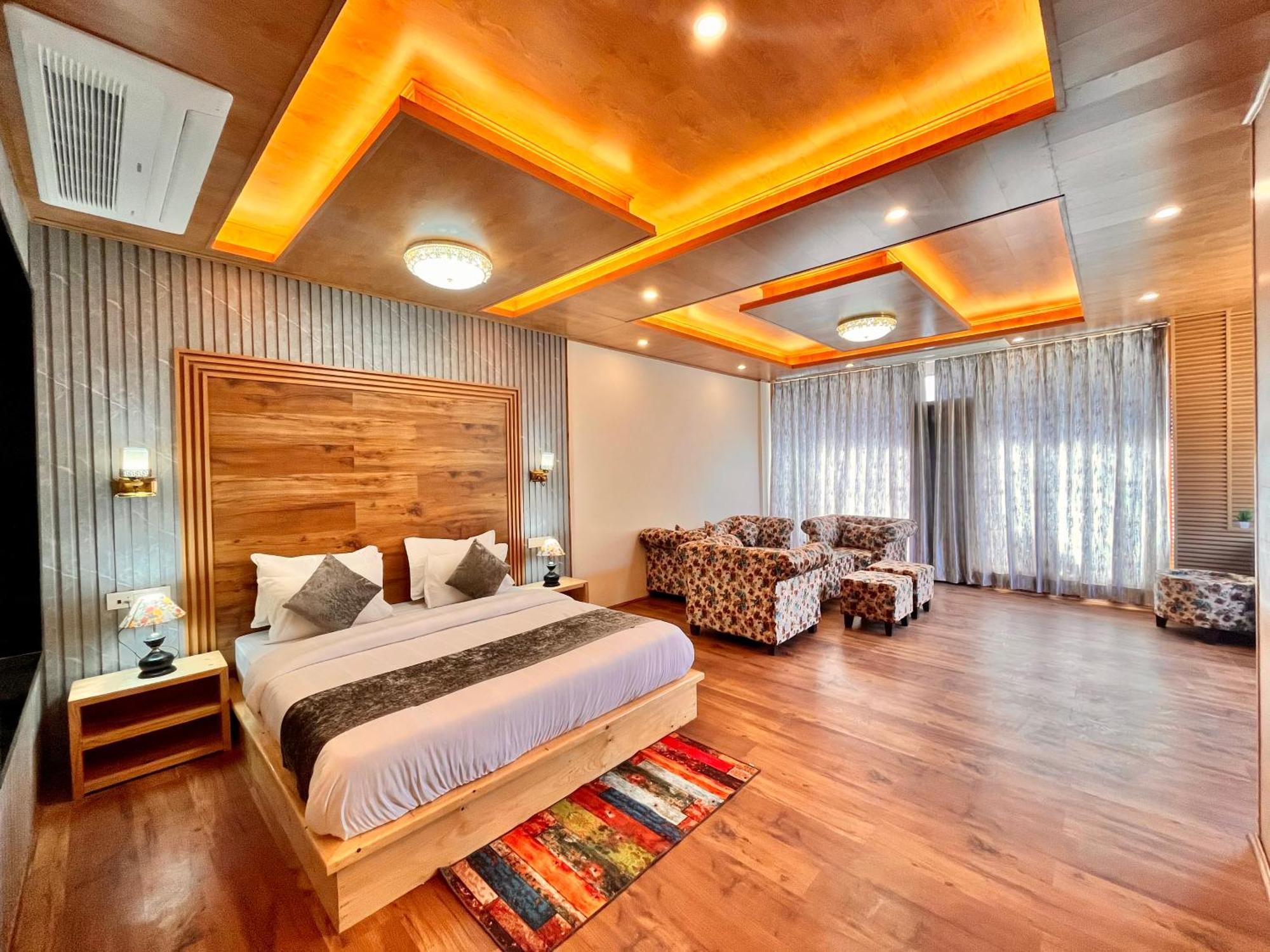 Naina Deventure Resort, Manali - Premium Rooms With Centrally Heated & Scenic View Eksteriør billede
