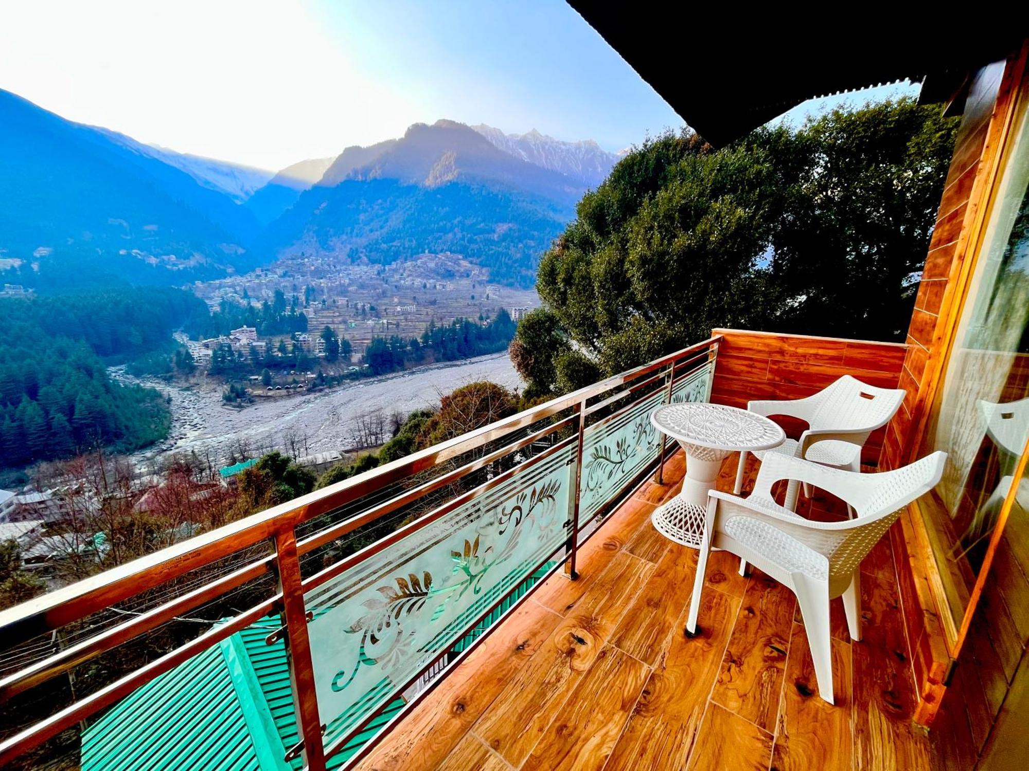 Naina Deventure Resort, Manali - Premium Rooms With Centrally Heated & Scenic View Eksteriør billede