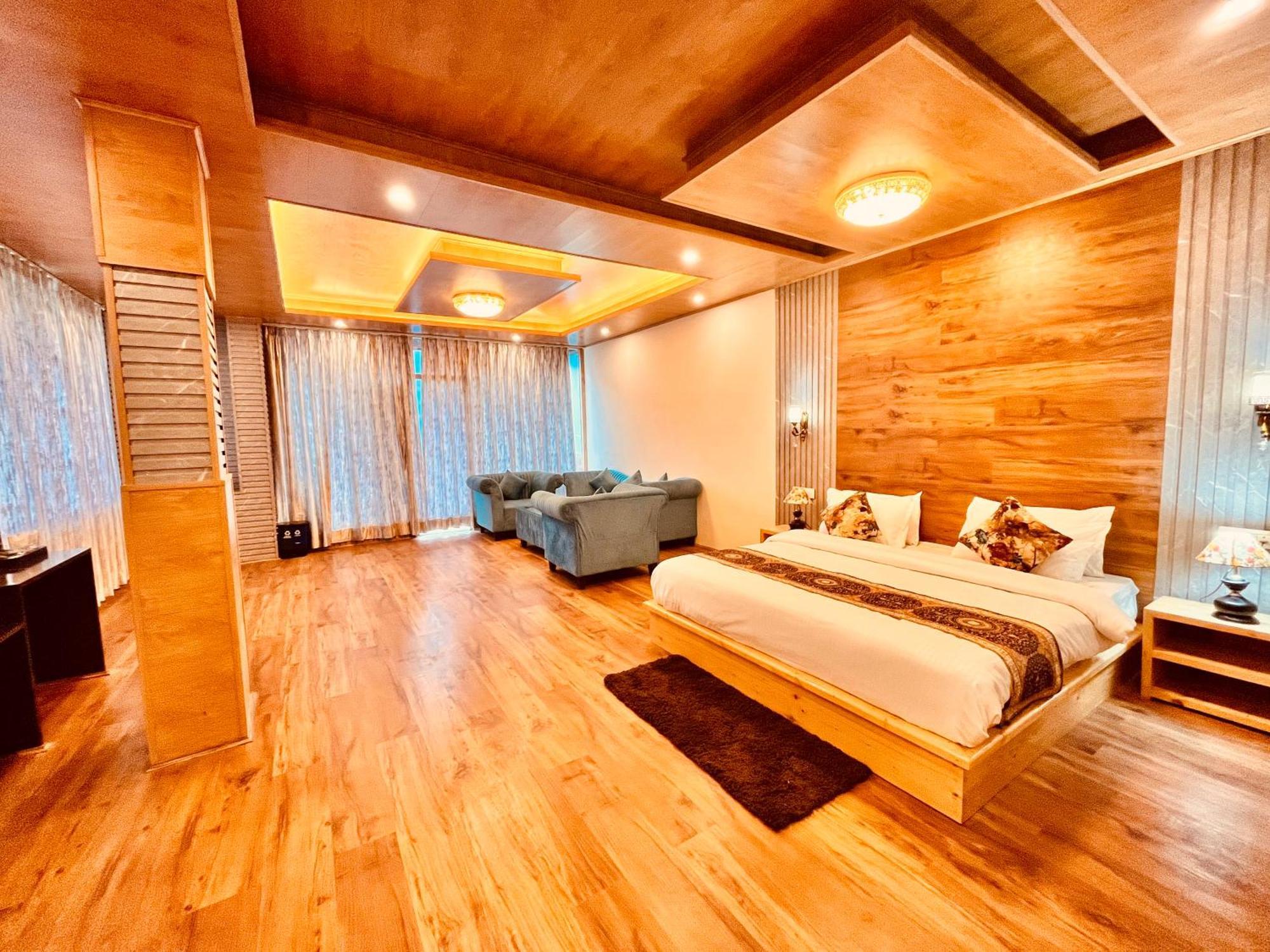 Naina Deventure Resort, Manali - Premium Rooms With Centrally Heated & Scenic View Eksteriør billede