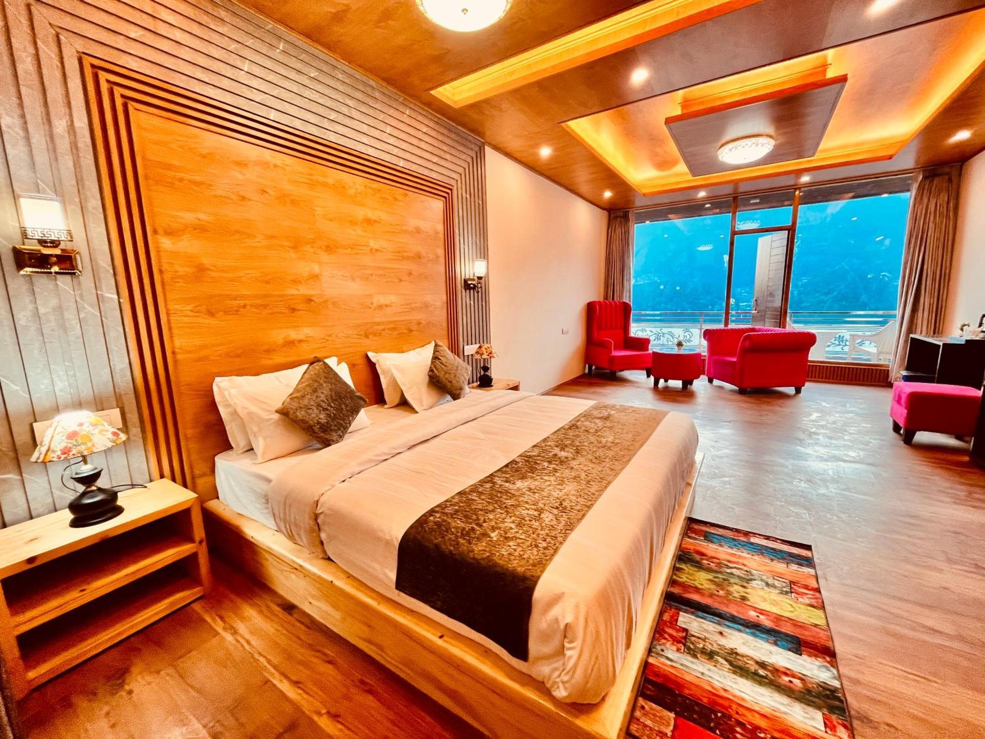 Naina Deventure Resort, Manali - Premium Rooms With Centrally Heated & Scenic View Eksteriør billede