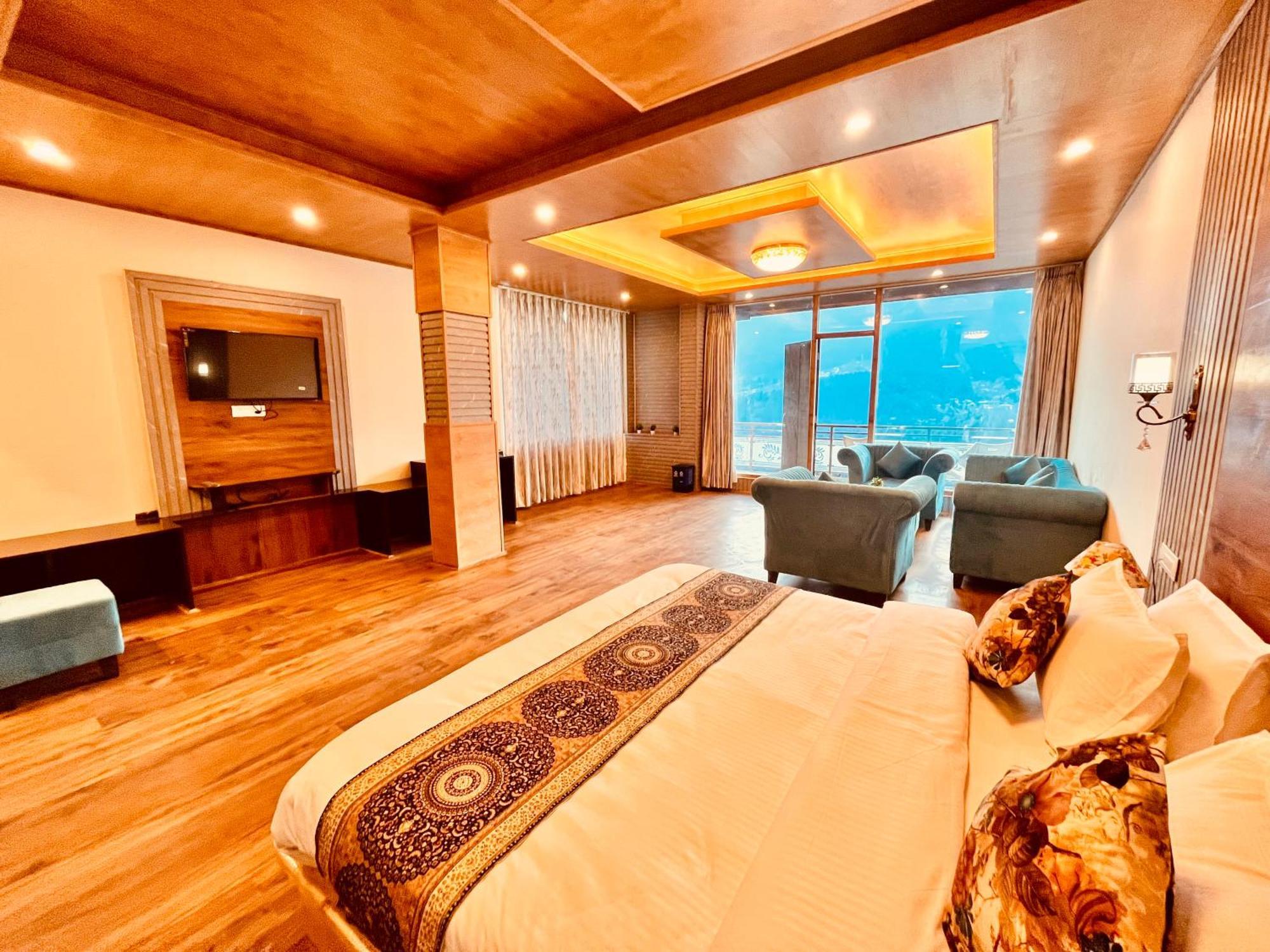 Naina Deventure Resort, Manali - Premium Rooms With Centrally Heated & Scenic View Eksteriør billede
