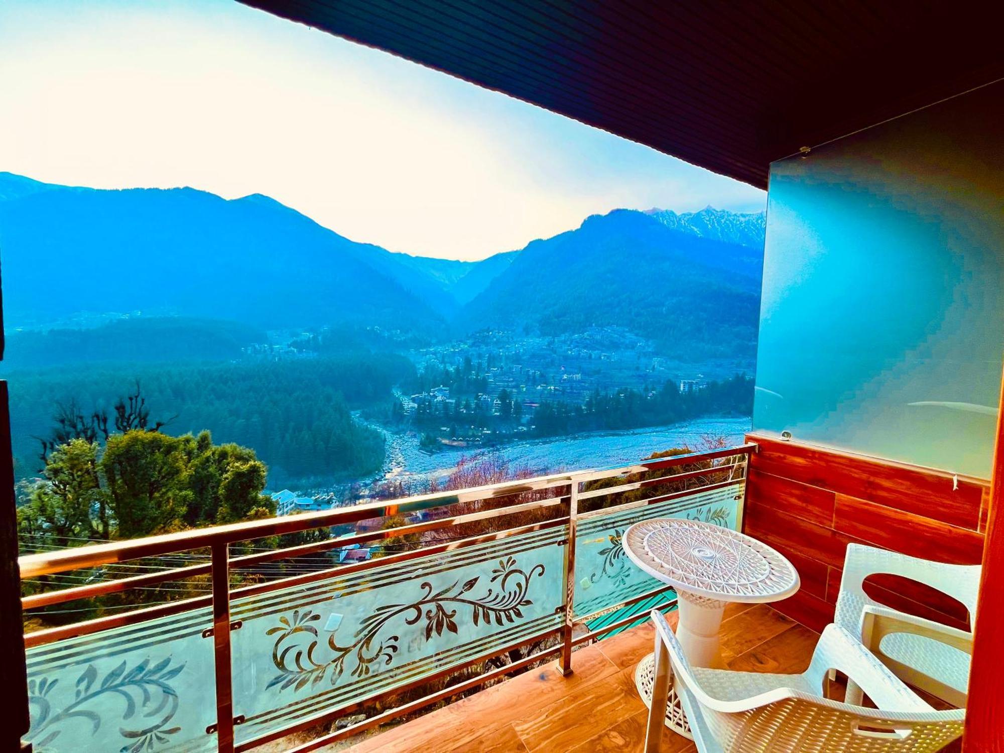 Naina Deventure Resort, Manali - Premium Rooms With Centrally Heated & Scenic View Eksteriør billede