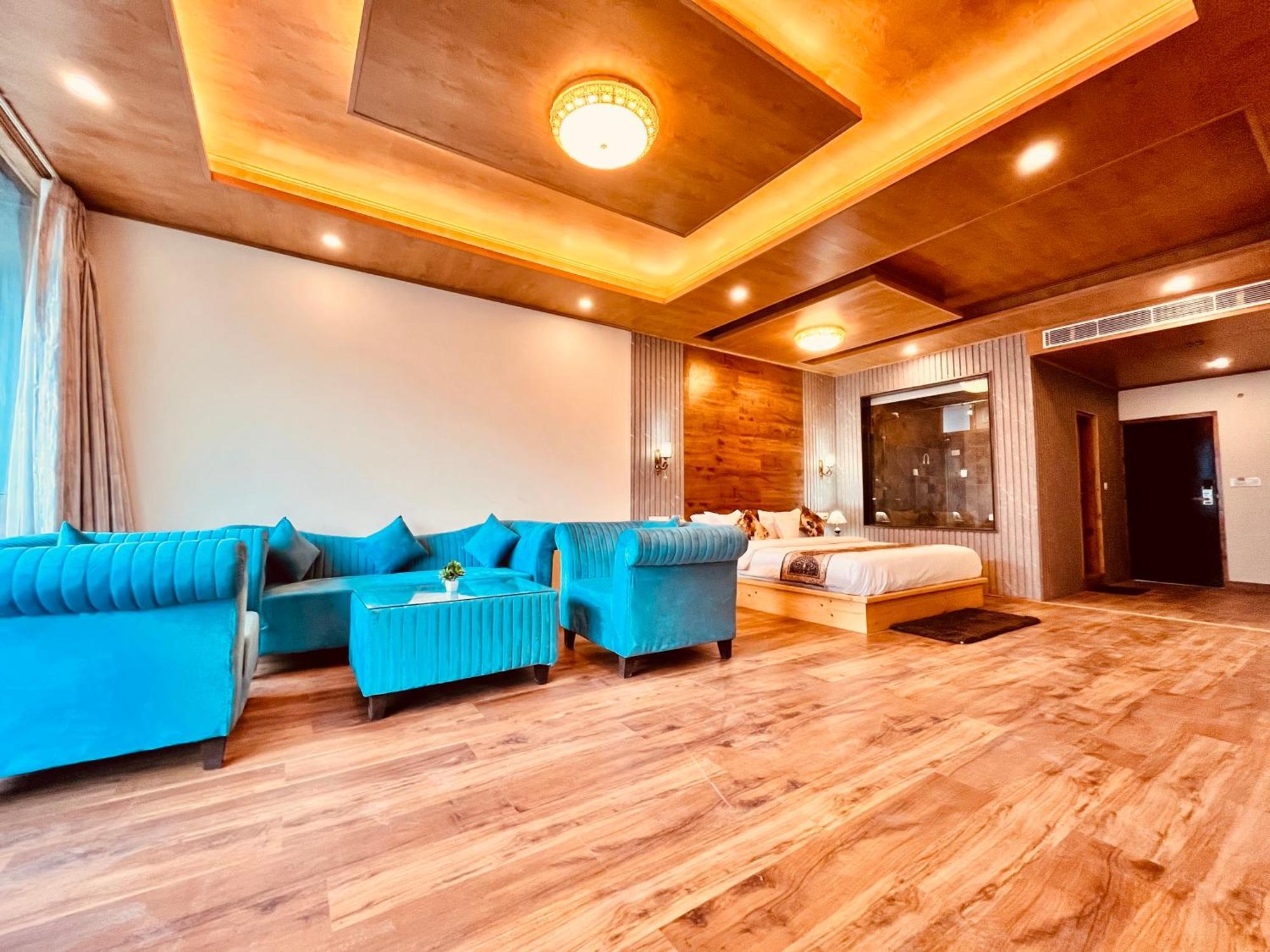 Naina Deventure Resort, Manali - Premium Rooms With Centrally Heated & Scenic View Eksteriør billede